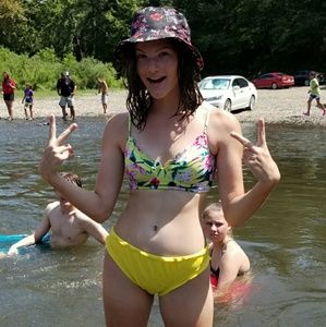 Meet your Posher, Abby